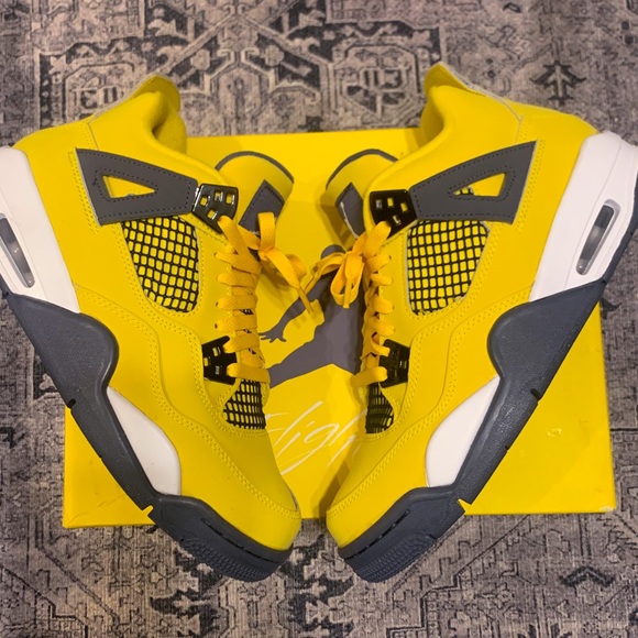 Air Jordan 4 Lightning main image 5